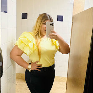 Meet your Posher, Erenia perez